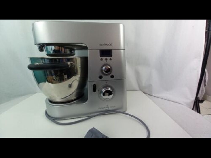 Robot ménager multifonctions KENWOOD cooking chef Major KM070 avec accessoires